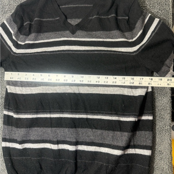 Banana Republic Men's V-Neck Merino Wool Sweater in Black and Gray Stripes - Picture 4 of 5